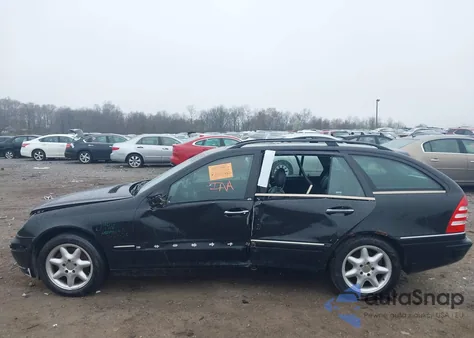2003 Mercedes-Benz C 240 z USA, uszkodzony, nr VIN WDBRH81J63F392083